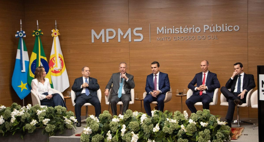 Desembargador Carlos Eduardo Contar prestigia encontro promovido pelo MPMS, que conta com a part...