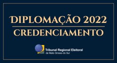 Fundo azul escuro e escrita "Diplomação 2022 - Credenciamento" em tom de amarelo dourado ao centro