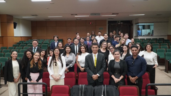Estudantes da Unigran de Dourados realizam visita técnica ao TRE-MS Cerca de 40 acadêmicos participaram da atividade
