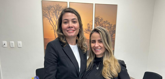 Juízas Kelly Duarte e Larissa Farias assumem a direção da EJE-MS A posse ocorreu no dia 2 de junho