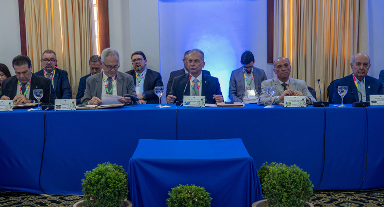 Presidente do TRE-MS conduz os trabalhos do 89º Encontro do COPTREL Desembargador Carlos Eduardo Contar lidera as debates entre os presidentes dos TREs