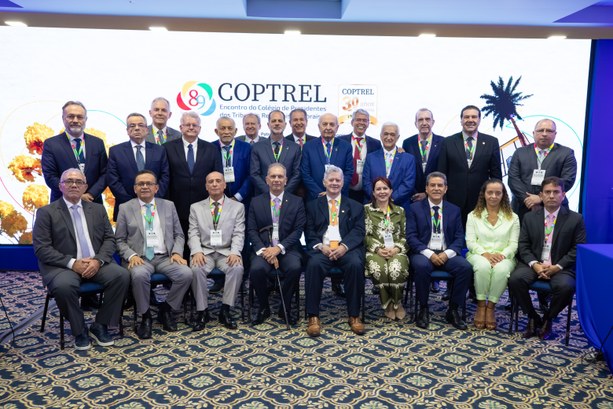 Presidente do TRE-MS conduz os trabalhos do 89º Encontro do COPTREL Desembargador Carlos Eduardo Contar lidera as debates entre os presidentes dos TREs