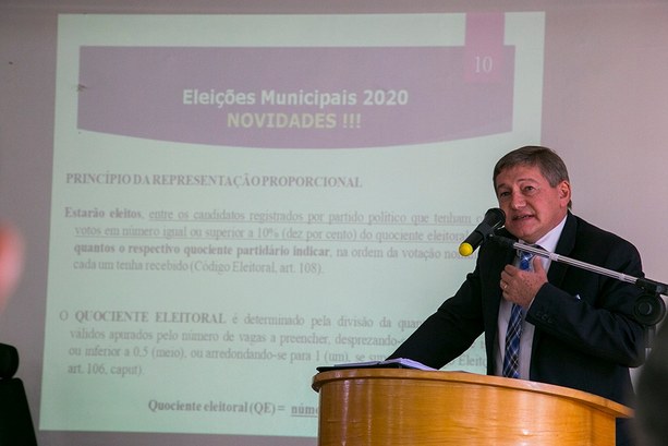 Reunião teve por objetivo sensibilizar e mobilizar eleitores e demais classes da sociedade acerc...