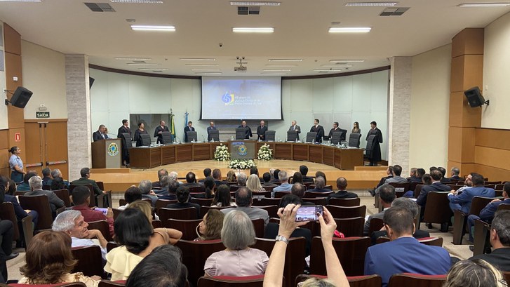 Sessão solene celebra os 45 anos da Justiça Eleitoral de MS Celebração foi realizada no Plenário da Corte e contou com discurso do Des. Jesus de Oliveira So...