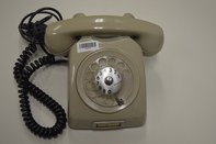 Telefone utilizado por servidores na década de 1970.
Marca: LM Ericsson   Modelo: 5 F68