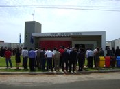 Presentes na inauguração do novo prédio da 49ª ZE, de frente para a entrada principal.