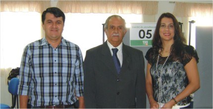 Em vicentina no lançamento da biometria, o prefeito, o Des. Josué de Oliveira e a Diretora-Geral...