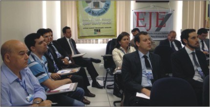TRE-MS - Reunião preparatória eleições Coxim-MS Reunião preparatória para as eleições, com juízes e chefes de cartório de Coxim/MS e região.