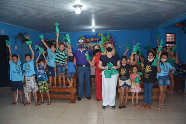Campanha do TRE-MS e Lions Clube presenteia crianças carentes da Capital A iniciativa contemplou entidades dos bairros Noroeste e Canguru