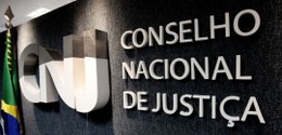 O prêmio será concedido a pessoas físicas ou jurídicas que tenham se destacado na promoção, defe...
