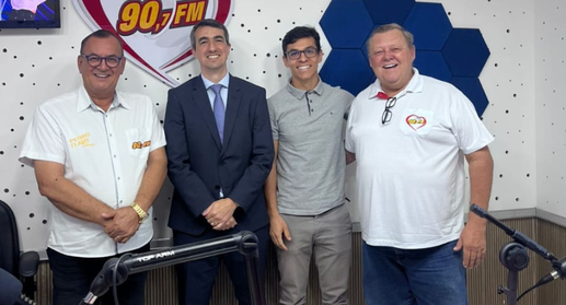 Entrevista foi concedida ao jornal da Rádio 90,7 FM, de Ribas do Rio Pardo