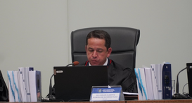 Última sessão presencial do magistrado foi marcada por homenagens e agradecimentos no plenário d...