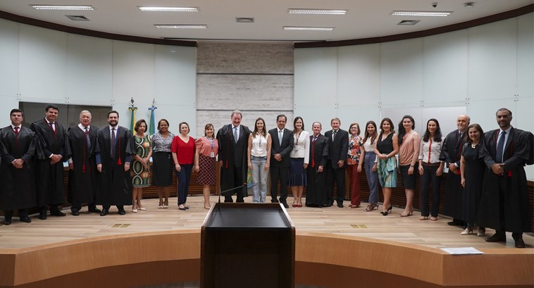 Foi ainda elaborada uma proposta de plano de ação a ser desenvolvido pela EJE-MS a fim de foment...