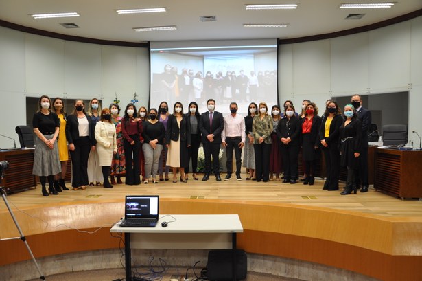 Solenidade institui Fórum pela Paridade Institucional e Política das Mulheres O Fórum procura garantir a participação plena e efetiva das mulheres em instituições públicas, p...
