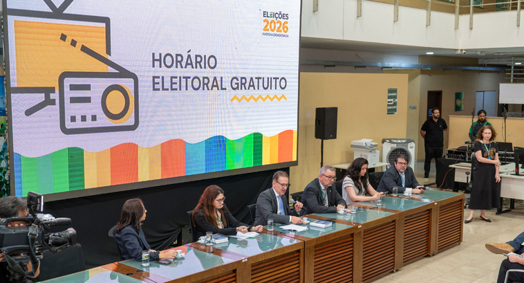 TRE-MS define ordem da propaganda eleitoral no rádio e TV Audiência pública também definiu o plano de mídia para a veiculação do horário eleitoral gratuit...
