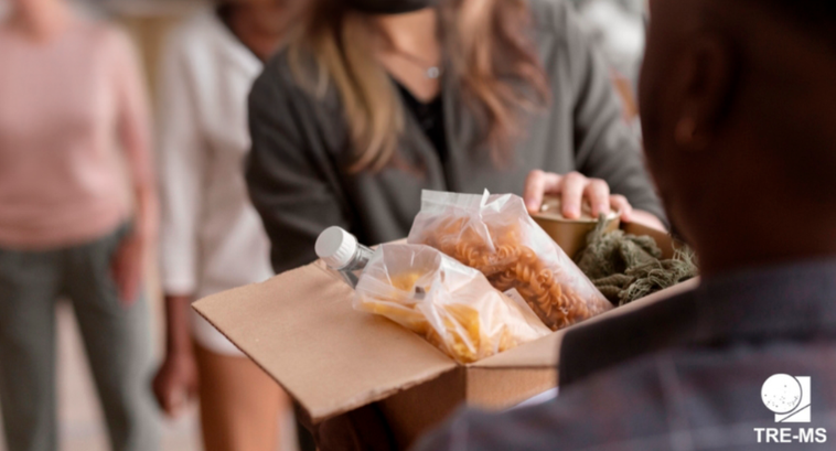 TRE-MS entrega itens arrecadados para população em situação de rua