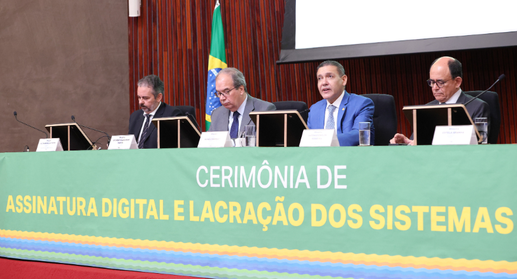 Servidor do Tribunal integra equipe de desenvolvimento do JE-Connect, um dos sistemas utilizados...